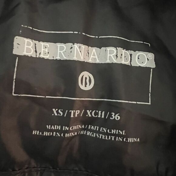 Bernardo Women’s Puffer Jacket  XS Down Feathers Primaloft Funnel Neck - Picture 3 of 6